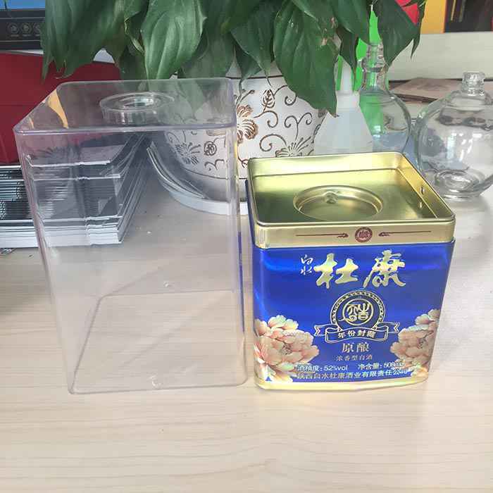 PET酒盒(hé)透明罩